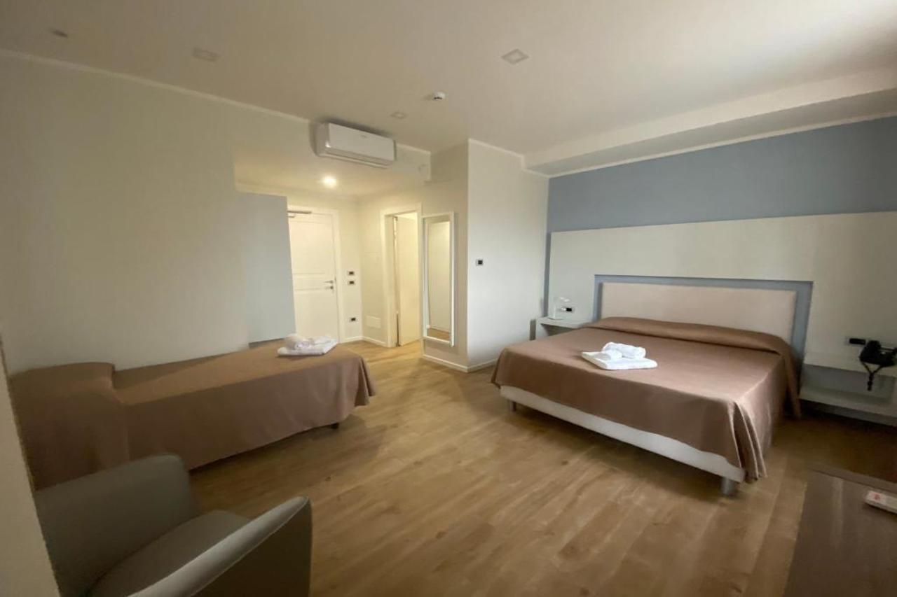 La Porta Del Sole Hotel & Village Сан Фердинандо Екстериор снимка