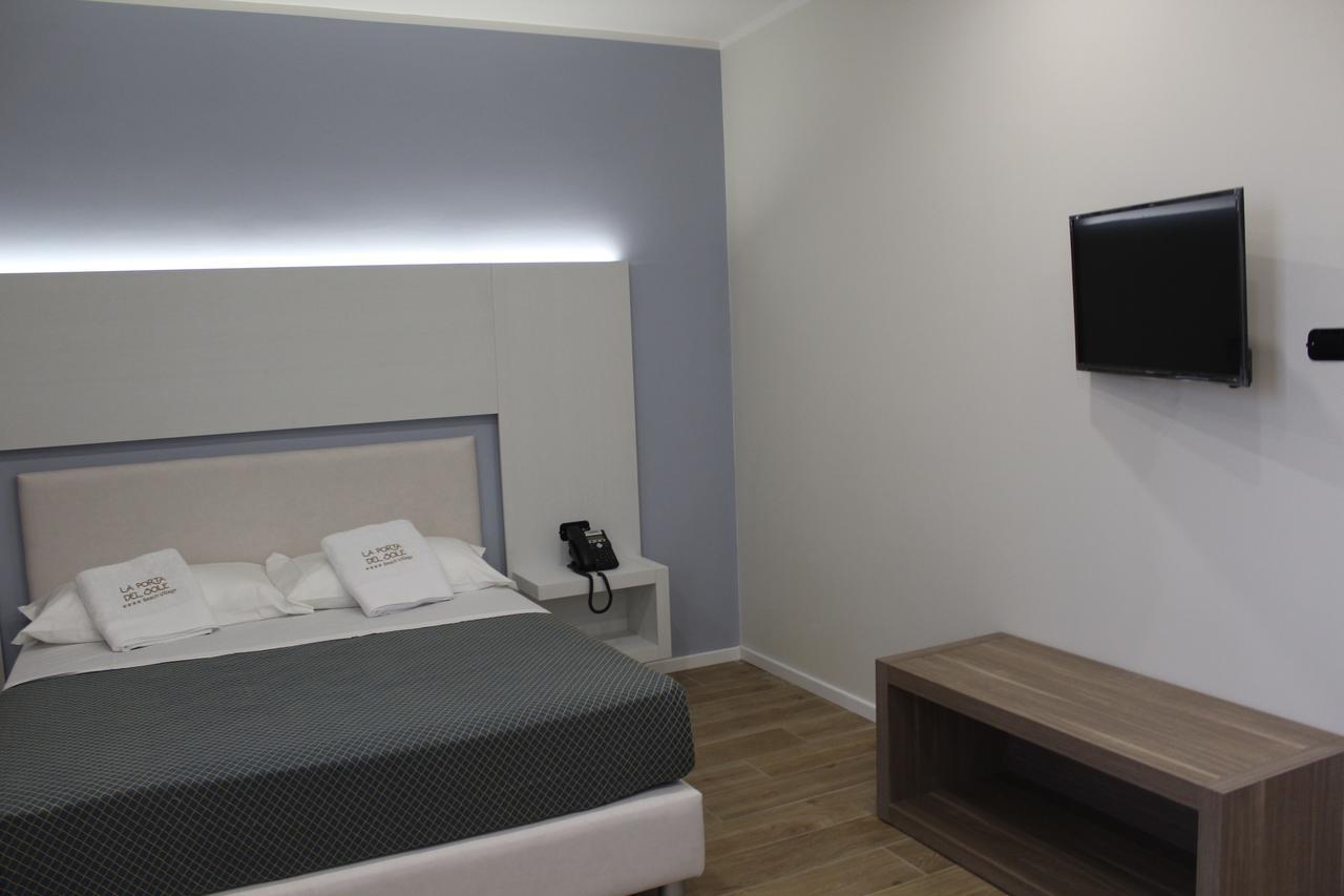 La Porta Del Sole Hotel & Village Сан Фердинандо Екстериор снимка